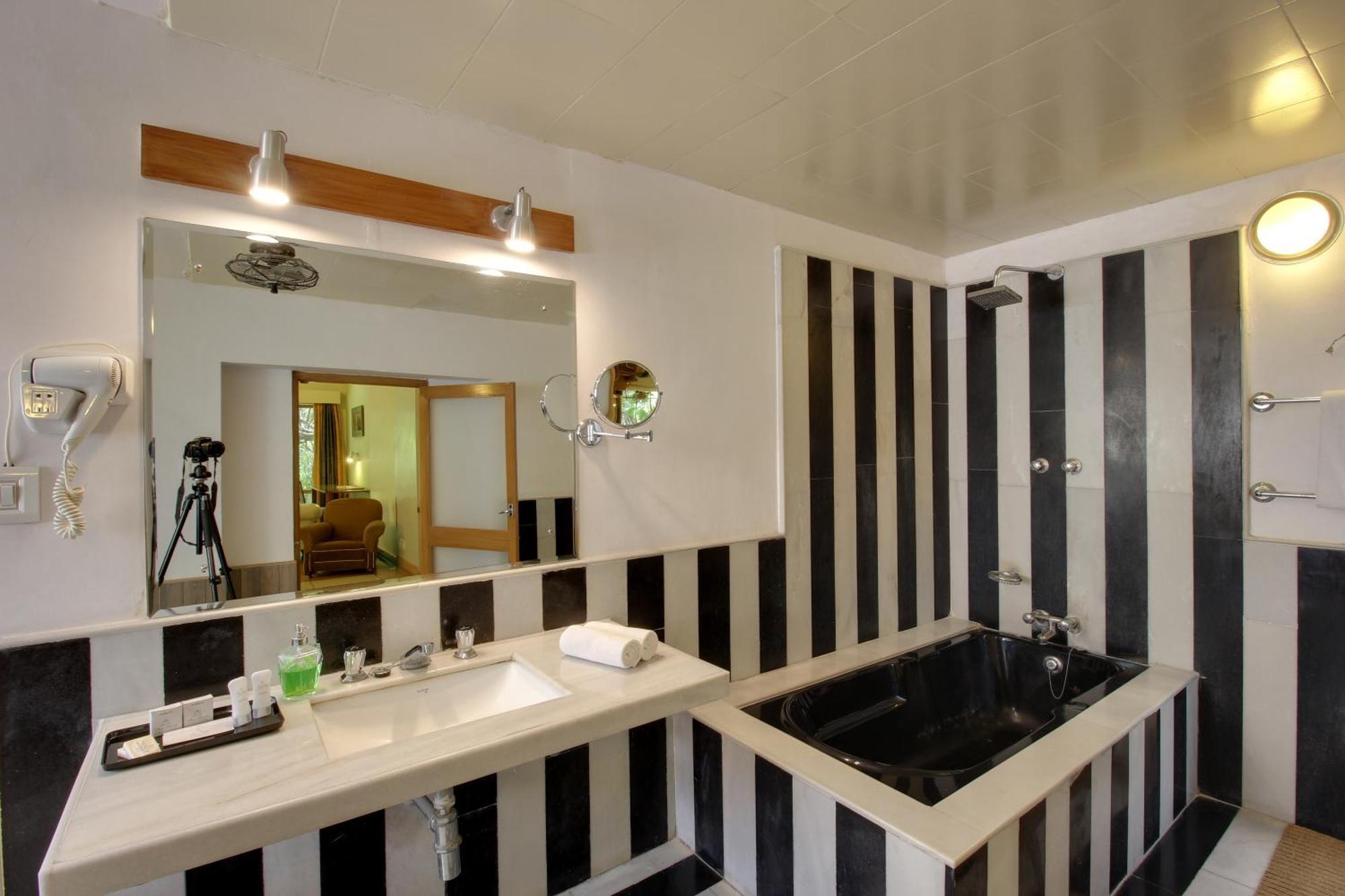 Hotel Inn Season Mahāmandir Dış mekan fotoğraf